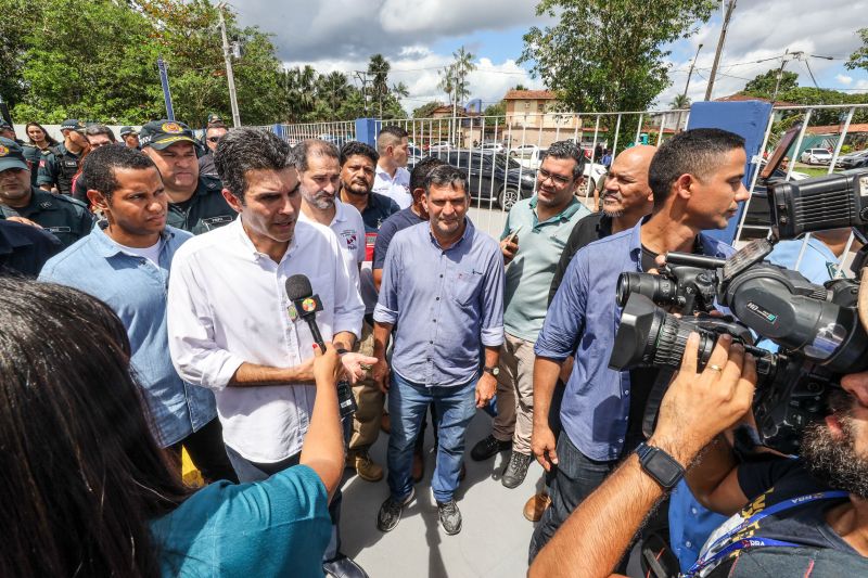 Governador Helder Barbalho Inaugura Quartel do 30º Batalhão de Polícia Militar, em Ananindeua <div class='credito_fotos'>Foto: Marco Santos / Ag. Pará   |   <a href='/midias/2022/originais/14563_b6e0d387-13d2-0ad2-f5a2-3d22a86c589b.jpg' download><i class='fa-solid fa-download'></i> Download</a></div>