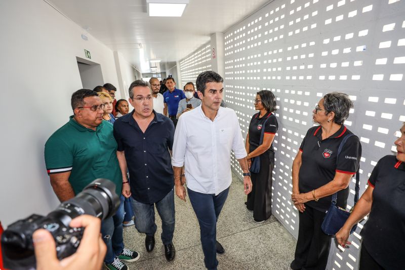 Governador Helder Barbalho Inaugura Quartel do 30º Batalhão de Polícia Militar, em Ananindeua <div class='credito_fotos'>Foto: Marco Santos / Ag. Pará   |   <a href='/midias/2022/originais/14563_bd684976-9a04-d8c2-0f0d-71c0ed819679.jpg' download><i class='fa-solid fa-download'></i> Download</a></div>