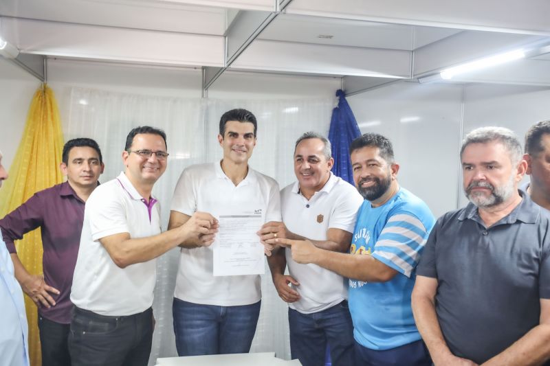 Governador Helder Barbalho ASSINA ORDENS DE SERVIÃ‡O PARA DRENAGEM E PAVIMENTAÃ‡ÃƒO ASFÃLTICA DE VIAS URBANÃƒS DE 6KM EM ALENQUER, DE 5KM EM MOJUT DOS CAMPOS, DE 2KM EM FARO, DE 5KM EM JURUTI, DE 3KM EM BELTERRA DE 2 <div class='credito_fotos'>Foto: Marco Santos / Ag. Pará   |   <a href='/midias/2022/originais/14645_e37e281d-d792-bc3a-41aa-be56be20e9bf.jpg' download><i class='fa-solid fa-download'></i> Download</a></div>