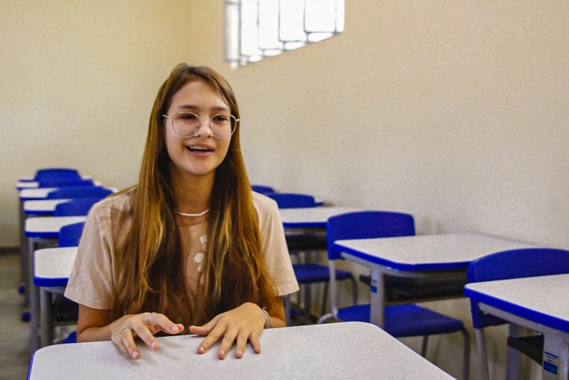 Carine Ribeiro Oliveira - Aluna do 1º Ano do Ensino Médio <div class='credito_fotos'>Foto: Thalmus Gama / Ag. Pará   |   <a href='/midias/2022/originais/14757_53ce1ae4-5a58-dad6-3cde-ab89c0ca7b2c.jpg' download><i class='fa-solid fa-download'></i> Download</a></div>