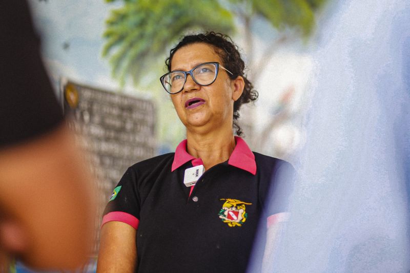 Maria de Fátima Braga Leite - Diretora da Escola e Ex-Aluna <div class='credito_fotos'>Foto: Thalmus Gama / Ag. Pará   |   <a href='/midias/2022/originais/14757_f6f19042-cc13-c332-3df4-d9d3cd572e24.jpg' download><i class='fa-solid fa-download'></i> Download</a></div>