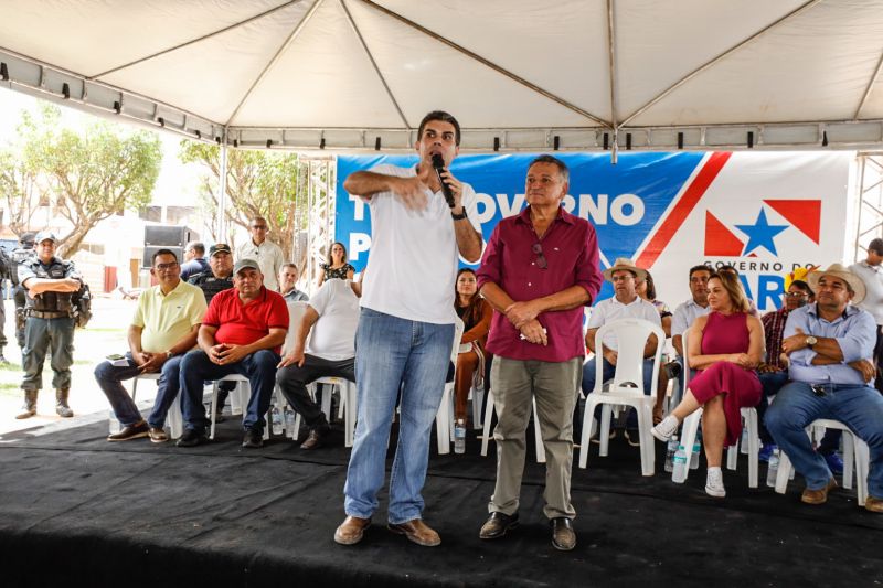 Governador assinatura de convênio de serviço da Escola do Distrito do Taboca
Assinatura de convênio da Reconstrução da Praça e da Quadra do Triângulo
Entrega de Pá Carregadeira e Caminhão Basculante FT Alex Ribeiro Ag Pará <div class='credito_fotos'>Foto: Alex Ribeiro / Ag. Pará   |   <a href='/midias/2022/originais/14761_07f4c24a-2f35-baf7-b8b7-1ada584f7a9b.jpg' download><i class='fa-solid fa-download'></i> Download</a></div>