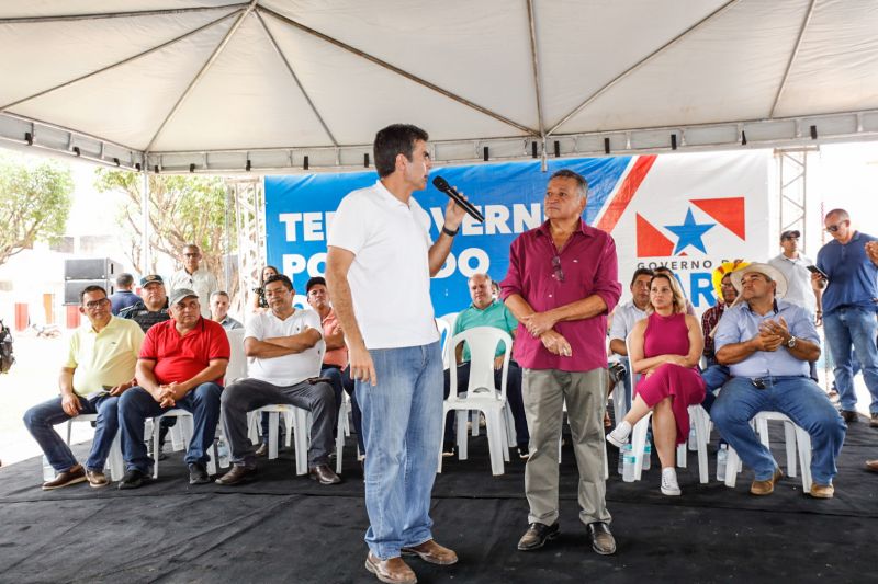 Governador assinatura de convênio de serviço da Escola do Distrito do Taboca
Assinatura de convênio da Reconstrução da Praça e da Quadra do Triângulo
Entrega de Pá Carregadeira e Caminhão Basculante FT Alex Ribeiro Ag Pará <div class='credito_fotos'>Foto: Alex Ribeiro / Ag. Pará   |   <a href='/midias/2022/originais/14761_5426f935-d662-8615-6716-28870c5bf54e.jpg' download><i class='fa-solid fa-download'></i> Download</a></div>