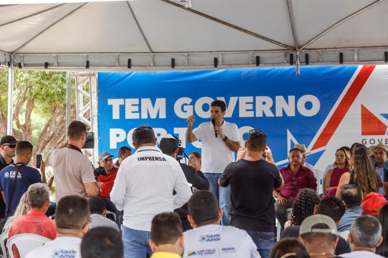 Governador assinatura de convênio de serviço da Escola do Distrito do Taboca
Assinatura de convênio da Reconstrução da Praça e da Quadra do Triângulo
Entrega de Pá Carregadeira e Caminhão Basculante FT Alex Ribeiro Ag Pará <div class='credito_fotos'>Foto: Alex Ribeiro / Ag. Pará   |   <a href='/midias/2022/originais/14761_a273b6d3-7806-424f-fb45-14a77f940de9.jpg' download><i class='fa-solid fa-download'></i> Download</a></div>