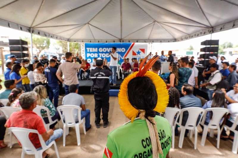 Governador assinatura de convênio de serviço da Escola do Distrito do Taboca
Assinatura de convênio da Reconstrução da Praça e da Quadra do Triângulo
Entrega de Pá Carregadeira e Caminhão Basculante FT Alex Ribeiro Ag Pará <div class='credito_fotos'>Foto: Alex Ribeiro / Ag. Pará   |   <a href='/midias/2022/originais/14761_ba39241d-ba51-cdae-6e23-c553f3edf0f6.jpg' download><i class='fa-solid fa-download'></i> Download</a></div>