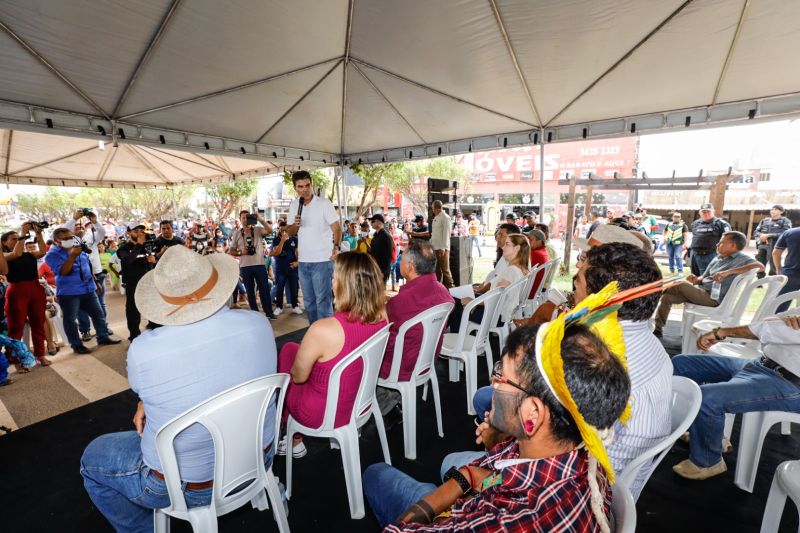 Governador assinatura de convênio de serviço da Escola do Distrito do Taboca
Assinatura de convênio da Reconstrução da Praça e da Quadra do Triângulo
Entrega de Pá Carregadeira e Caminhão Basculante FT Alex Ribeiro Ag Pará <div class='credito_fotos'>Foto: Alex Ribeiro / Ag. Pará   |   <a href='/midias/2022/originais/14761_d377e6de-f16f-c485-b605-da08a1bcf766.jpg' download><i class='fa-solid fa-download'></i> Download</a></div>