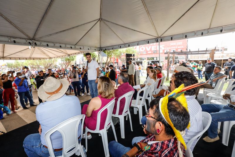 Governador assinatura de convênio de serviço da Escola do Distrito do Taboca
Assinatura de convênio da Reconstrução da Praça e da Quadra do Triângulo
Entrega de Pá Carregadeira e Caminhão Basculante FT Alex Ribeiro Ag Pará <div class='credito_fotos'>Foto: Alex Ribeiro / Ag. Pará   |   <a href='/midias/2022/originais/14761_d84ffd11-a821-2574-c20b-cb35a2aef4e6.jpg' download><i class='fa-solid fa-download'></i> Download</a></div>