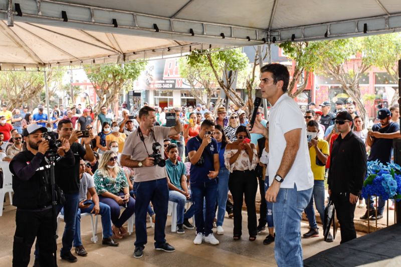 Governador assinatura de convênio de serviço da Escola do Distrito do Taboca
Assinatura de convênio da Reconstrução da Praça e da Quadra do Triângulo
Entrega de Pá Carregadeira e Caminhão Basculante FT Alex Ribeiro Ag Pará <div class='credito_fotos'>Foto: Alex Ribeiro / Ag. Pará   |   <a href='/midias/2022/originais/14761_da462b29-8db2-c5a6-421e-1634feb6ccb5.jpg' download><i class='fa-solid fa-download'></i> Download</a></div>