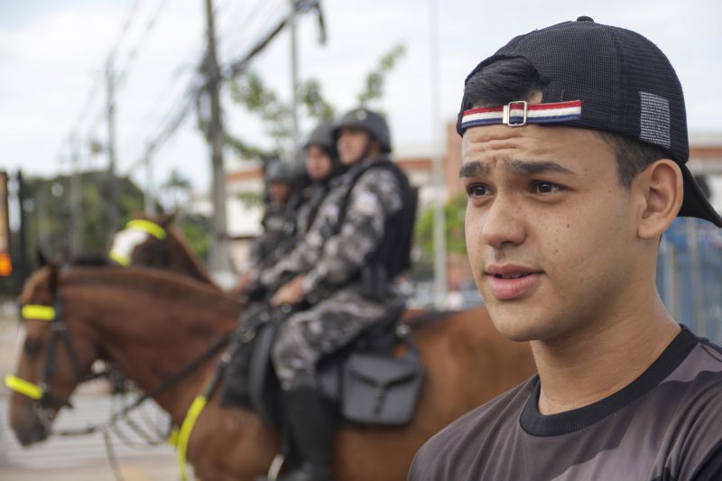 Cavalaria PM
Ryan Dorff - estudante  <div class='credito_fotos'>Foto: Pedro Guerreiro / Ag. Pará   |   <a href='/midias/2022/originais/14852_2dcf8b09-747c-5a1b-862a-a8c44a76c24e.jpg' download><i class='fa-solid fa-download'></i> Download</a></div>