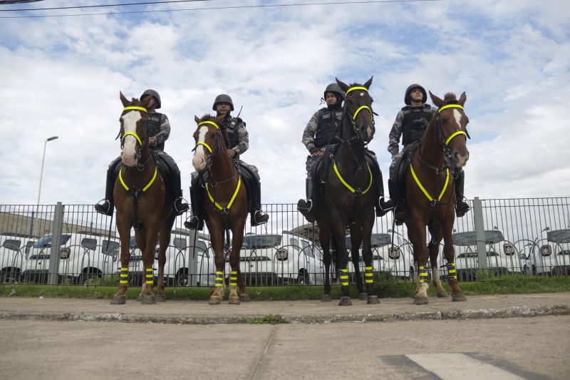 Cavalaria PM <div class='credito_fotos'>Foto: Pedro Guerreiro / Ag. Pará   |   <a href='/midias/2022/originais/14852_b0e83c1a-3d3d-8726-d5db-9f1a01651290.jpg' download><i class='fa-solid fa-download'></i> Download</a></div>