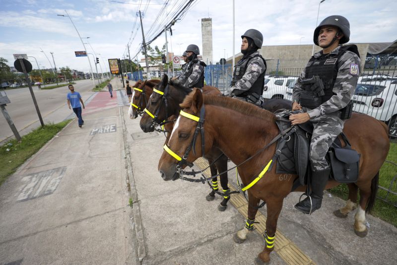 Cavalaria PM <div class='credito_fotos'>Foto: Pedro Guerreiro / Ag. Pará   |   <a href='/midias/2022/originais/14852_b5f6850d-5aa9-9ed0-3b5d-472632e39d6a.jpg' download><i class='fa-solid fa-download'></i> Download</a></div>