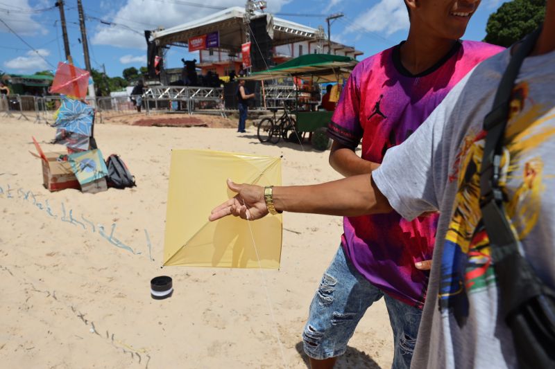 Fiscalização de linhas enceradas com cerol no Distrito de Outeiro em Belém  <div class='credito_fotos'>Foto: Bruno Cecim / Ag.Pará   |   <a href='/midias/2022/originais/14890_1a23b110-f70a-46d5-dc81-2b226987bcea.jpg' download><i class='fa-solid fa-download'></i> Download</a></div>