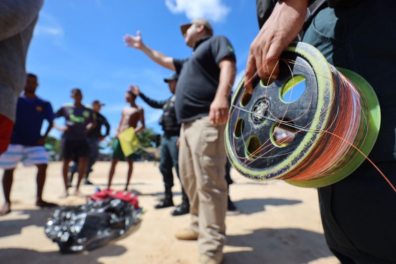 Fiscalização de linhas enceradas com cerol no Distrito de Outeiro em Belém  <div class='credito_fotos'>Foto: Bruno Cecim / Ag.Pará   |   <a href='/midias/2022/originais/14890_c8d090f3-4b5a-328b-76fd-09c4108d0476.jpg' download><i class='fa-solid fa-download'></i> Download</a></div>