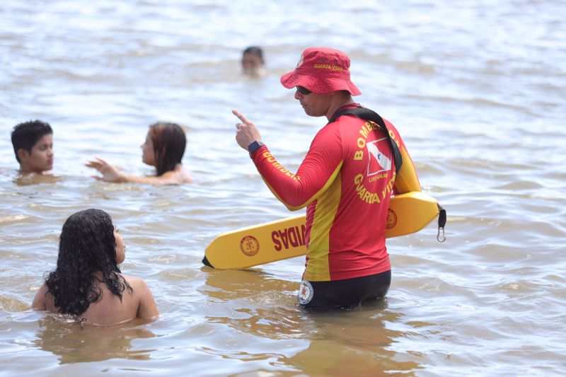 Operação verão no Distrito de Outeiro em Belém  <div class='credito_fotos'>Foto: Bruno Cecim / Ag.Pará   |   <a href='/midias/2022/originais/14891_fe6bba6e-ba95-6d51-f5a6-a423a49e8038.jpg' download><i class='fa-solid fa-download'></i> Download</a></div>