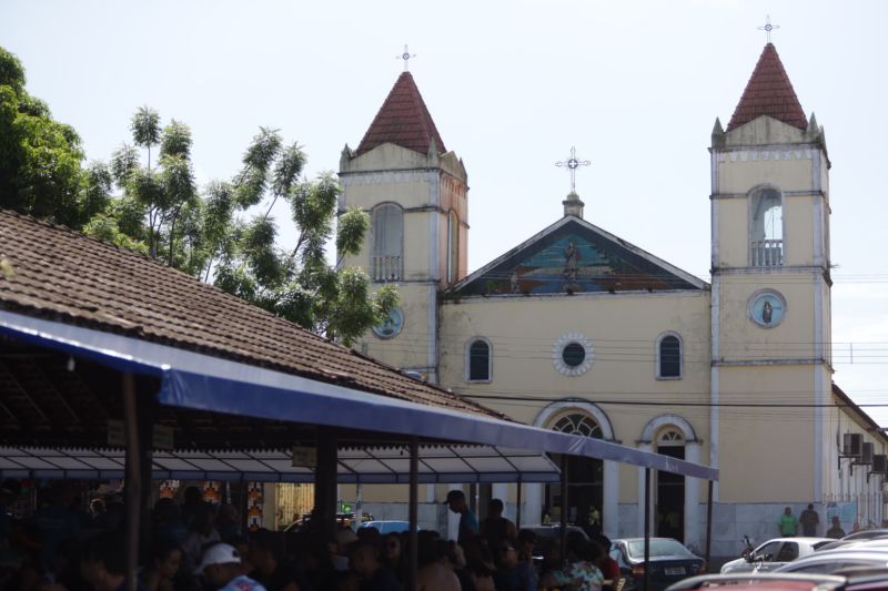 Distrito de Mosqueiro em Belém - praça Matriz - Tapiocaria <div class='credito_fotos'>Foto: Pedro Guerreiro / Ag. Pará   |   <a href='/midias/2022/originais/14894_47da3ef5-8440-d6eb-c150-18543fe055eb.jpg' download><i class='fa-solid fa-download'></i> Download</a></div>