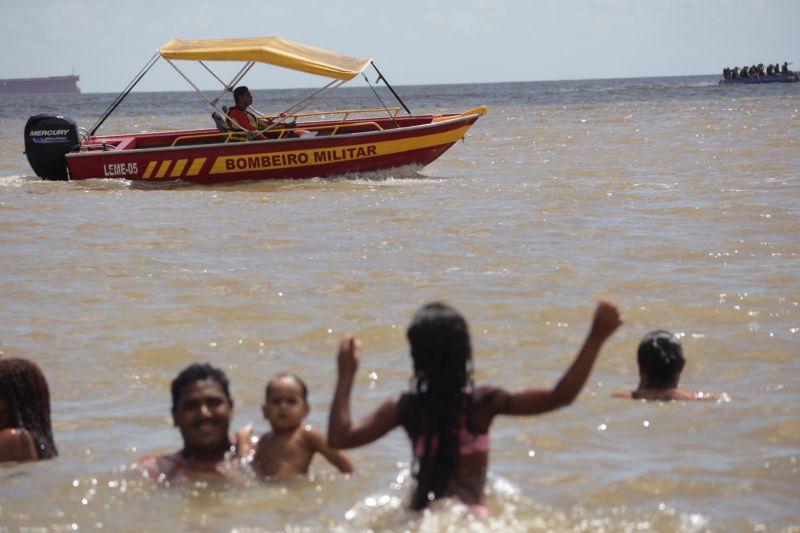 Operação verão no Distrito de Mosqueiro, verão  <div class='credito_fotos'>Foto: Pedro Guerreiro / Ag. Pará   |   <a href='/midias/2022/originais/14895_1c7955ba-f986-7a29-c08d-634ff44c53bb.jpg' download><i class='fa-solid fa-download'></i> Download</a></div>