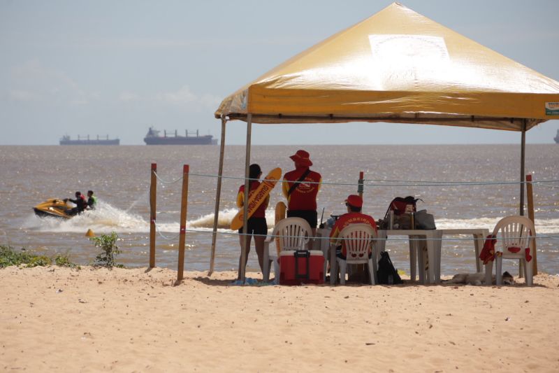 Operação verão no Distrito de Mosqueiro, verão  <div class='credito_fotos'>Foto: Pedro Guerreiro / Ag. Pará   |   <a href='/midias/2022/originais/14895_5fcc1c6e-b195-94b1-5f28-09ea62da9d65.jpg' download><i class='fa-solid fa-download'></i> Download</a></div>