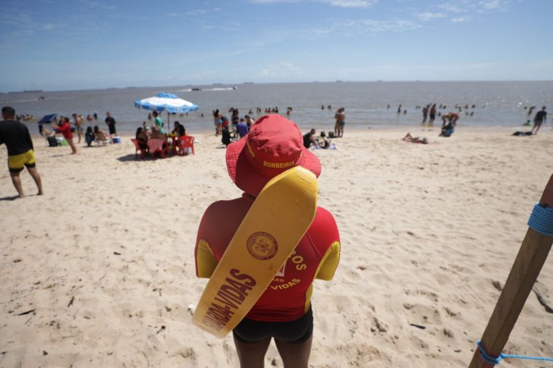 Operação verão no Distrito de Mosqueiro, verão  <div class='credito_fotos'>Foto: Pedro Guerreiro / Ag. Pará   |   <a href='/midias/2022/originais/14895_9347b338-69c4-5db3-2bc2-1f3be32a3564.jpg' download><i class='fa-solid fa-download'></i> Download</a></div>