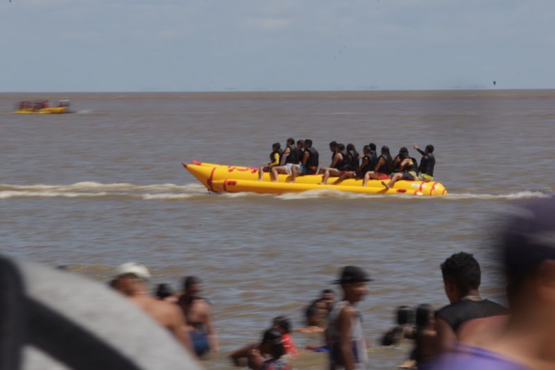 Operação verão no Distrito de Mosqueiro, verão  <div class='credito_fotos'>Foto: Pedro Guerreiro / Ag. Pará   |   <a href='/midias/2022/originais/14895_c11351c2-b730-594d-b826-819b83f3fd5f.jpg' download><i class='fa-solid fa-download'></i> Download</a></div>