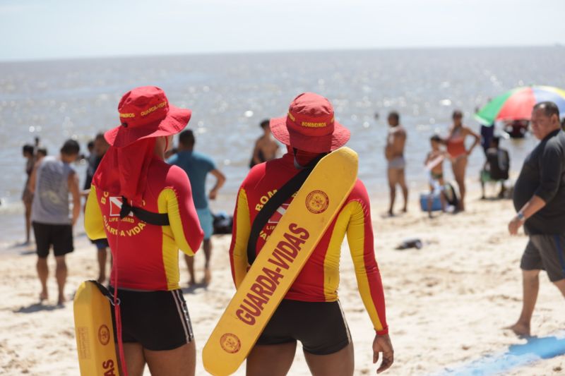 Operação verão no Distrito de Mosqueiro, verão  <div class='credito_fotos'>Foto: Pedro Guerreiro / Ag. Pará   |   <a href='/midias/2022/originais/14895_e9a261d0-a5b8-05b2-6c53-80dee9b865bd.jpg' download><i class='fa-solid fa-download'></i> Download</a></div>