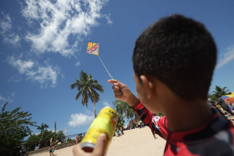 Operação verão combate ao uso de linhas enceradas nas praias do distrito de Mosqueiro em Belém. <div class='credito_fotos'>Foto: Pedro Guerreiro / Ag. Pará   |   <a href='/midias/2022/originais/14896_a2c9cd76-d558-f773-e0f1-c174122eb185.jpg' download><i class='fa-solid fa-download'></i> Download</a></div>