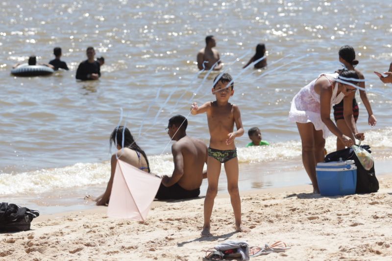 Operação verão combate ao uso de linhas enceradas nas praias do distrito de Mosqueiro em Belém. <div class='credito_fotos'>Foto: Pedro Guerreiro / Ag. Pará   |   <a href='/midias/2022/originais/14896_e50ea7ea-5e0d-d5af-4c5b-41e26c02dbd6.jpg' download><i class='fa-solid fa-download'></i> Download</a></div>