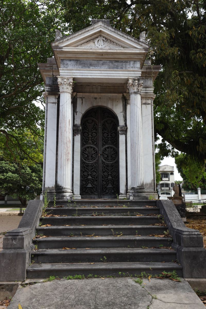 Obra de recuperação do Cemitério da Soledade, necrópole pública fundada em 1850, devido epidemia de febre amarela do século XIX, situado no bairro de Batista Campos na cidade paraense de Belém (estado brasileiro do Pará). <div class='credito_fotos'>Foto: David Alves / Ag.Pará   |   <a href='/midias/2022/originais/14905_047998b1-528c-caa7-67f0-8fd99d0e8c3f.jpg' download><i class='fa-solid fa-download'></i> Download</a></div>