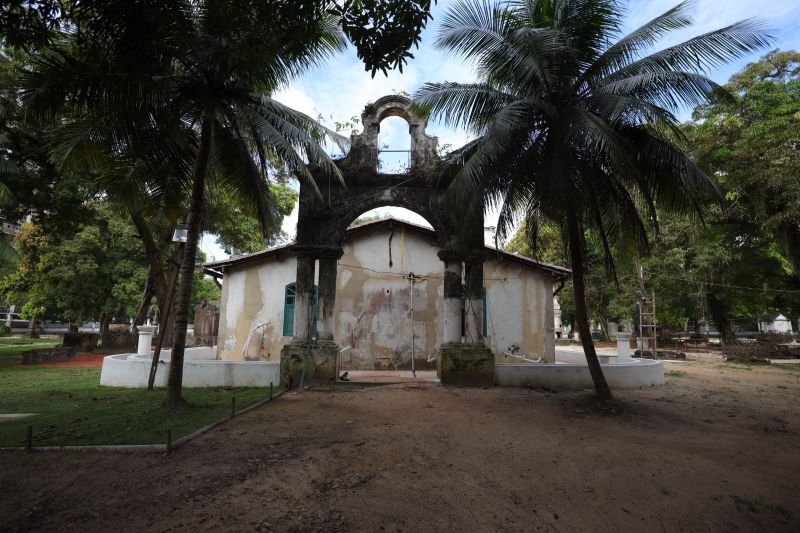 Obra de recuperação do Cemitério da Soledade, necrópole pública fundada em 1850, devido epidemia de febre amarela do século XIX, situado no bairro de Batista Campos na cidade paraense de Belém (estado brasileiro do Pará). <div class='credito_fotos'>Foto: David Alves / Ag.Pará   |   <a href='/midias/2022/originais/14905_2e8a7470-1333-bd1d-4b4a-c276cb9ff1fb.jpg' download><i class='fa-solid fa-download'></i> Download</a></div>