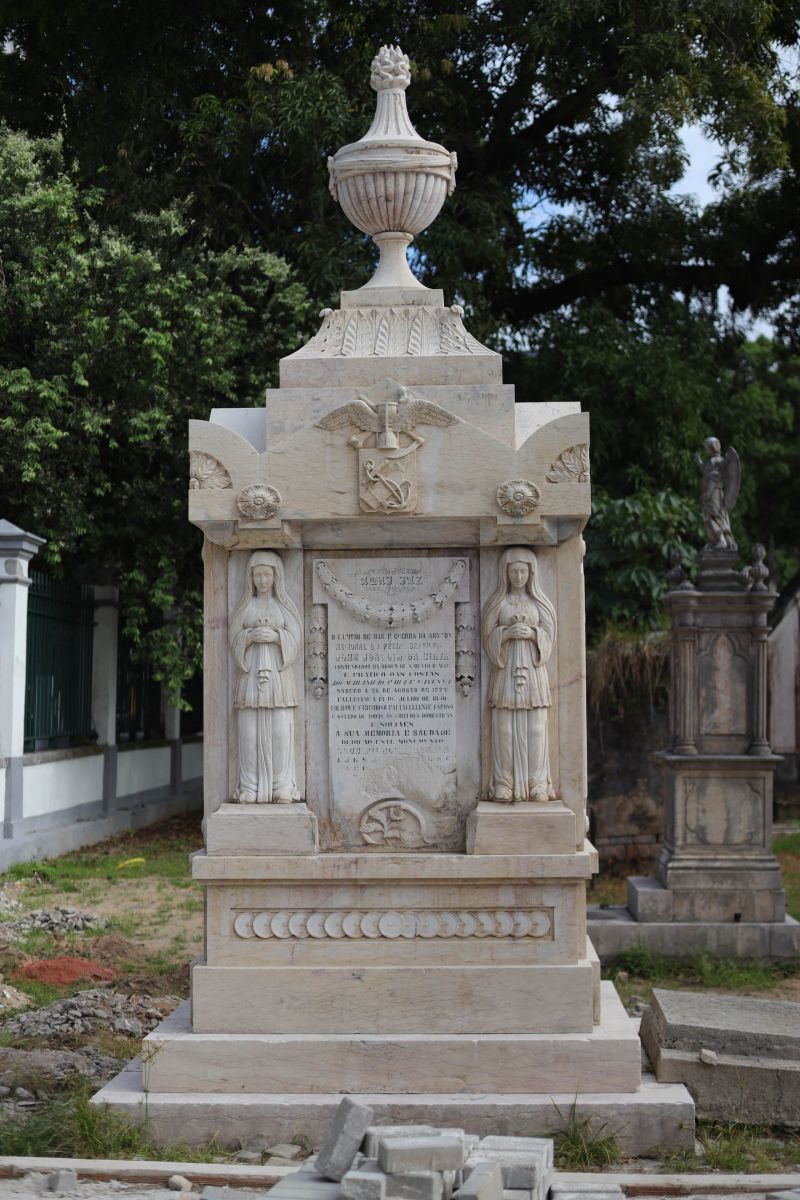 Obra de recuperação do Cemitério da Soledade, necrópole pública fundada em 1850, devido epidemia de febre amarela do século XIX, situado no bairro de Batista Campos na cidade paraense de Belém (estado brasileiro do Pará). <div class='credito_fotos'>Foto: David Alves / Ag.Pará   |   <a href='/midias/2022/originais/14905_349999cd-a98f-2363-1409-2d6c547b9dca.jpg' download><i class='fa-solid fa-download'></i> Download</a></div>