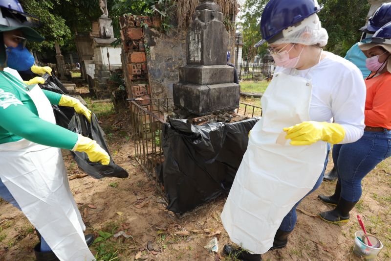 Obra de recuperação do Cemitério da Soledade, necrópole pública fundada em 1850, devido epidemia de febre amarela do século XIX, situado no bairro de Batista Campos na cidade paraense de Belém (estado brasileiro do Pará). <div class='credito_fotos'>Foto: David Alves / Ag.Pará   |   <a href='/midias/2022/originais/14905_383f6297-d4cc-8518-dfa4-20a21175841b.jpg' download><i class='fa-solid fa-download'></i> Download</a></div>