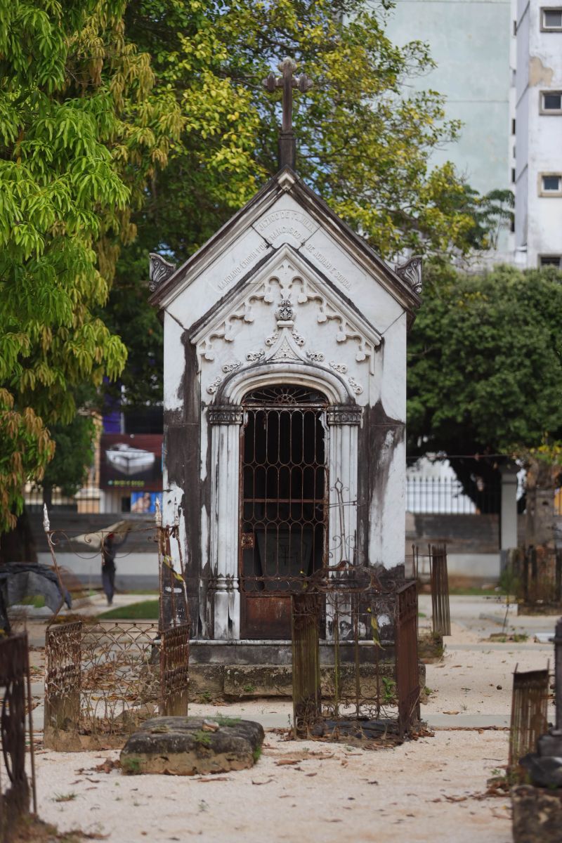 Obra de recuperação do Cemitério da Soledade, necrópole pública fundada em 1850, devido epidemia de febre amarela do século XIX, situado no bairro de Batista Campos na cidade paraense de Belém (estado brasileiro do Pará). <div class='credito_fotos'>Foto: David Alves / Ag.Pará   |   <a href='/midias/2022/originais/14905_39dcf9da-836a-ce69-3a76-e52a832eaf54.jpg' download><i class='fa-solid fa-download'></i> Download</a></div>