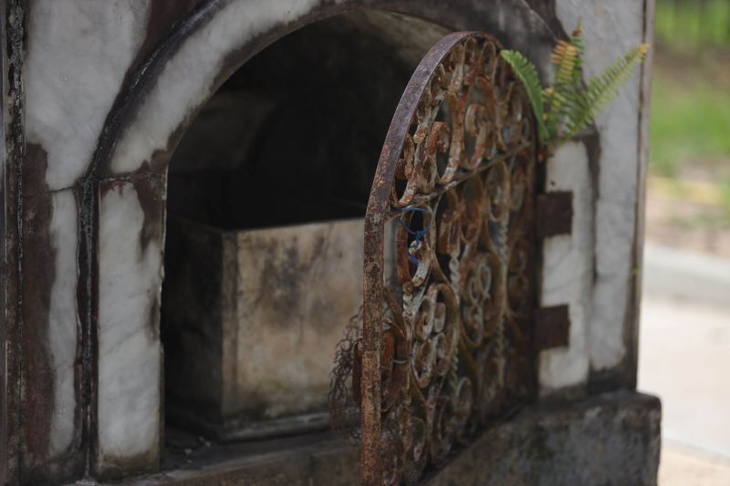 Obra de recuperação do Cemitério da Soledade, necrópole pública fundada em 1850, devido epidemia de febre amarela do século XIX, situado no bairro de Batista Campos na cidade paraense de Belém (estado brasileiro do Pará). <div class='credito_fotos'>Foto: David Alves / Ag.Pará   |   <a href='/midias/2022/originais/14905_4b6d8548-faf6-ad7b-8ff1-a007b26a248d.jpg' download><i class='fa-solid fa-download'></i> Download</a></div>