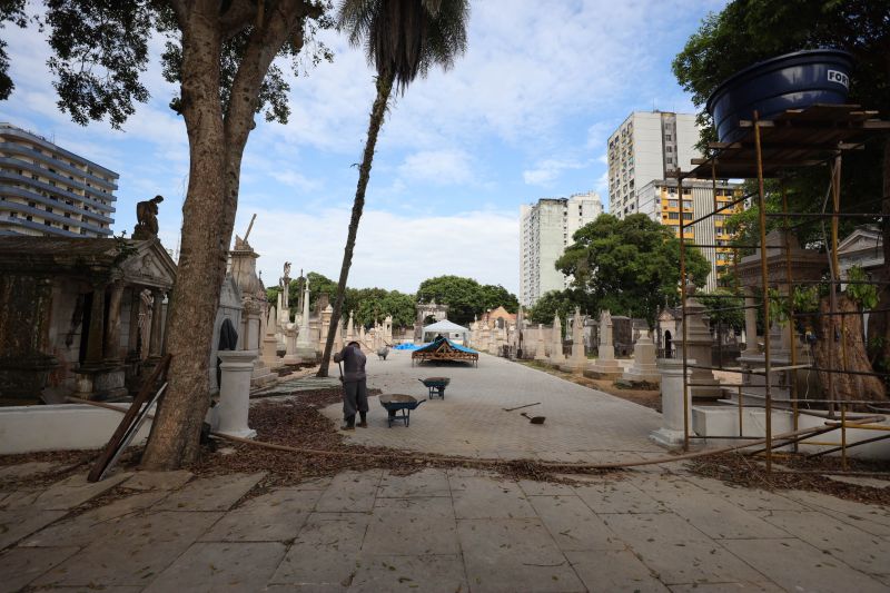 Obra de recuperação do Cemitério da Soledade, necrópole pública fundada em 1850, devido epidemia de febre amarela do século XIX, situado no bairro de Batista Campos na cidade paraense de Belém (estado brasileiro do Pará). <div class='credito_fotos'>Foto: David Alves / Ag.Pará   |   <a href='/midias/2022/originais/14905_61e94dc1-1d29-557f-05a8-c0f7f71f6e08.jpg' download><i class='fa-solid fa-download'></i> Download</a></div>