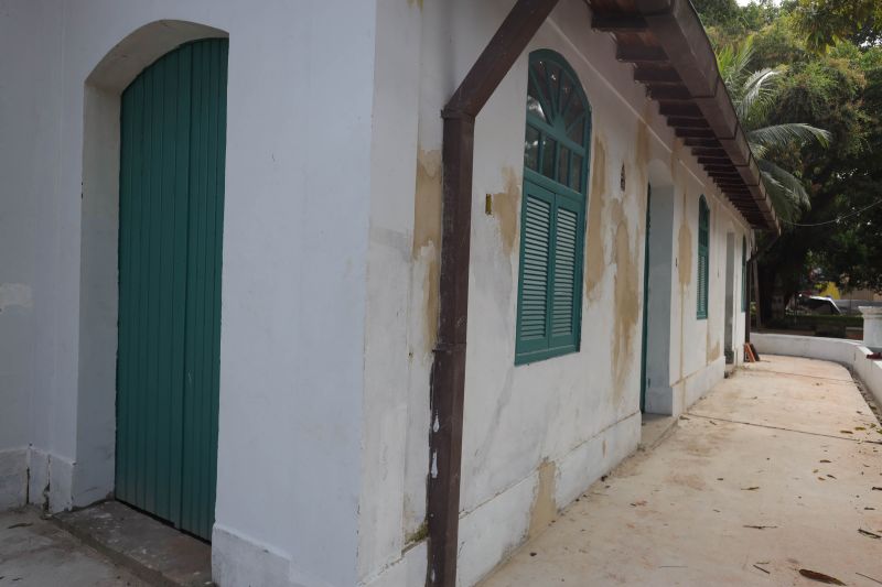 Obra de recuperação do Cemitério da Soledade, necrópole pública fundada em 1850, devido epidemia de febre amarela do século XIX, situado no bairro de Batista Campos na cidade paraense de Belém (estado brasileiro do Pará). <div class='credito_fotos'>Foto: David Alves / Ag.Pará   |   <a href='/midias/2022/originais/14905_71bcfa37-e836-b163-6c96-f484f1b812a7.jpg' download><i class='fa-solid fa-download'></i> Download</a></div>