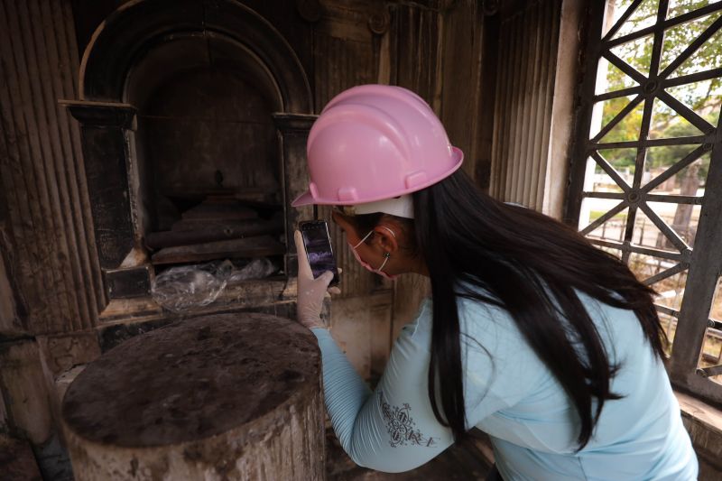 Obra de recuperação do Cemitério da Soledade, necrópole pública fundada em 1850, devido epidemia de febre amarela do século XIX, situado no bairro de Batista Campos na cidade paraense de Belém (estado brasileiro do Pará). <div class='credito_fotos'>Foto: David Alves / Ag.Pará   |   <a href='/midias/2022/originais/14905_84f958a2-3a40-6fc9-3abc-40181b7d69fb.jpg' download><i class='fa-solid fa-download'></i> Download</a></div>