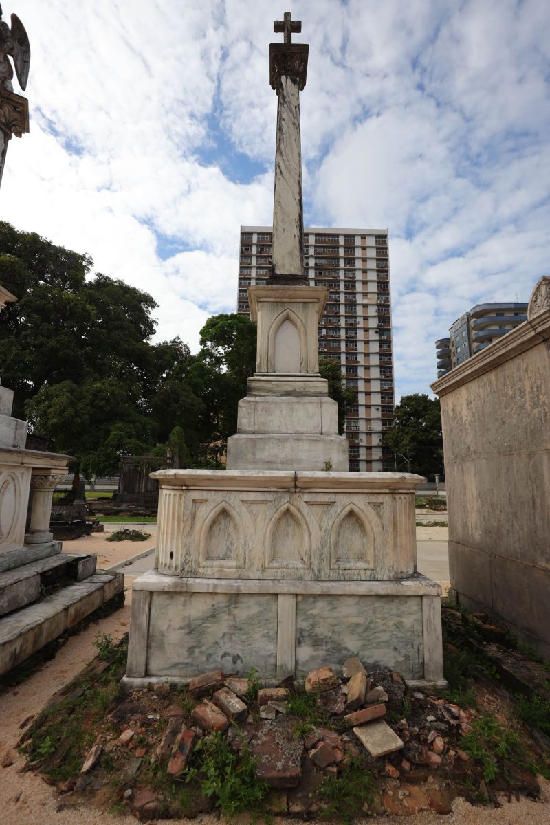 Obra de recuperação do Cemitério da Soledade, necrópole pública fundada em 1850, devido epidemia de febre amarela do século XIX, situado no bairro de Batista Campos na cidade paraense de Belém (estado brasileiro do Pará). <div class='credito_fotos'>Foto: David Alves / Ag.Pará   |   <a href='/midias/2022/originais/14905_93250d91-669d-4171-62fa-3e172c2b9a19.jpg' download><i class='fa-solid fa-download'></i> Download</a></div>