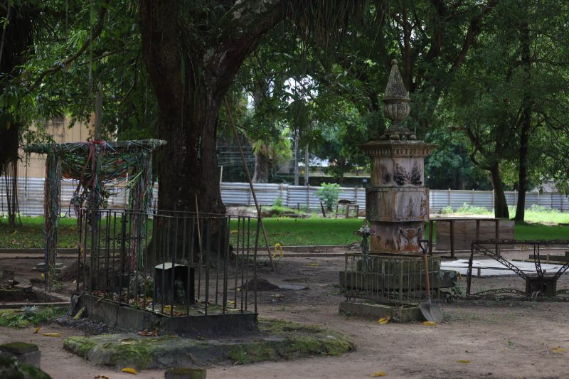 Obra de recuperação do Cemitério da Soledade, necrópole pública fundada em 1850, devido epidemia de febre amarela do século XIX, situado no bairro de Batista Campos na cidade paraense de Belém (estado brasileiro do Pará). <div class='credito_fotos'>Foto: David Alves / Ag.Pará   |   <a href='/midias/2022/originais/14905_ad0f9274-0e00-216e-2e24-98ecb22033d7.jpg' download><i class='fa-solid fa-download'></i> Download</a></div>