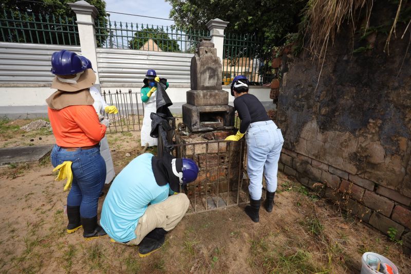 Obra de recuperação do Cemitério da Soledade, necrópole pública fundada em 1850, devido epidemia de febre amarela do século XIX, situado no bairro de Batista Campos na cidade paraense de Belém (estado brasileiro do Pará). <div class='credito_fotos'>Foto: David Alves / Ag.Pará   |   <a href='/midias/2022/originais/14905_d4b4f39e-819e-c561-d443-092e39ffbf01.jpg' download><i class='fa-solid fa-download'></i> Download</a></div>