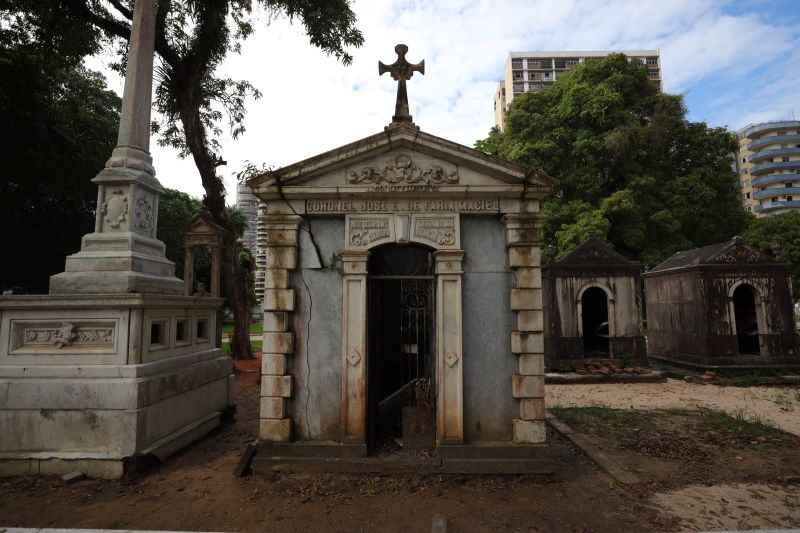 Obra de recuperação do Cemitério da Soledade, necrópole pública fundada em 1850, devido epidemia de febre amarela do século XIX, situado no bairro de Batista Campos na cidade paraense de Belém (estado brasileiro do Pará). <div class='credito_fotos'>Foto: David Alves / Ag.Pará   |   <a href='/midias/2022/originais/14905_d4d013e6-d5c5-a8da-59e8-7c980ea783fd.jpg' download><i class='fa-solid fa-download'></i> Download</a></div>