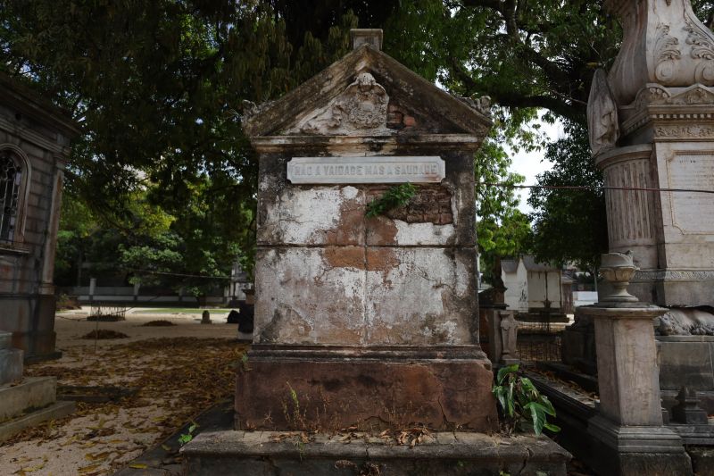 Obra de recuperação do Cemitério da Soledade, necrópole pública fundada em 1850, devido epidemia de febre amarela do século XIX, situado no bairro de Batista Campos na cidade paraense de Belém (estado brasileiro do Pará). <div class='credito_fotos'>Foto: David Alves / Ag.Pará   |   <a href='/midias/2022/originais/14905_f8a62d50-ad17-1975-2322-bc5aeb230eb0.jpg' download><i class='fa-solid fa-download'></i> Download</a></div>