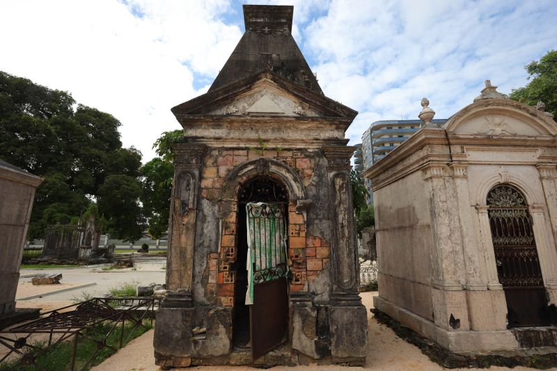 Obra de recuperação do Cemitério da Soledade, necrópole pública fundada em 1850, devido epidemia de febre amarela do século XIX, situado no bairro de Batista Campos na cidade paraense de Belém (estado brasileiro do Pará). <div class='credito_fotos'>Foto: David Alves / Ag.Pará   |   <a href='/midias/2022/originais/14905_fc5ccdb2-c683-5960-786e-09f42444c448.jpg' download><i class='fa-solid fa-download'></i> Download</a></div>