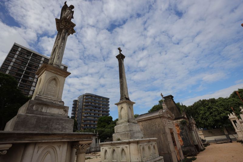 Obra de recuperação do Cemitério da Soledade, necrópole pública fundada em 1850, devido epidemia de febre amarela do século XIX, situado no bairro de Batista Campos na cidade paraense de Belém (estado brasileiro do Pará). <div class='credito_fotos'>Foto: David Alves / Ag.Pará   |   <a href='/midias/2022/originais/14905_fdf6f4a4-4391-879a-102c-cc7532cfdb08.jpg' download><i class='fa-solid fa-download'></i> Download</a></div>