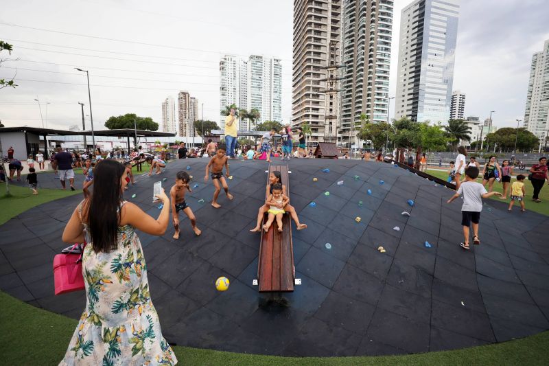 Porto do futuro, o parque localizado em frente ao terminal hidroviário de Belém, integra a área portuária da capital paraense. <div class='credito_fotos'>Foto: Bruno Cecim / Ag.Pará   |   <a href='/midias/2022/originais/14911_15566410-37ba-7cc2-25a5-ac2e2bd98322.jpg' download><i class='fa-solid fa-download'></i> Download</a></div>