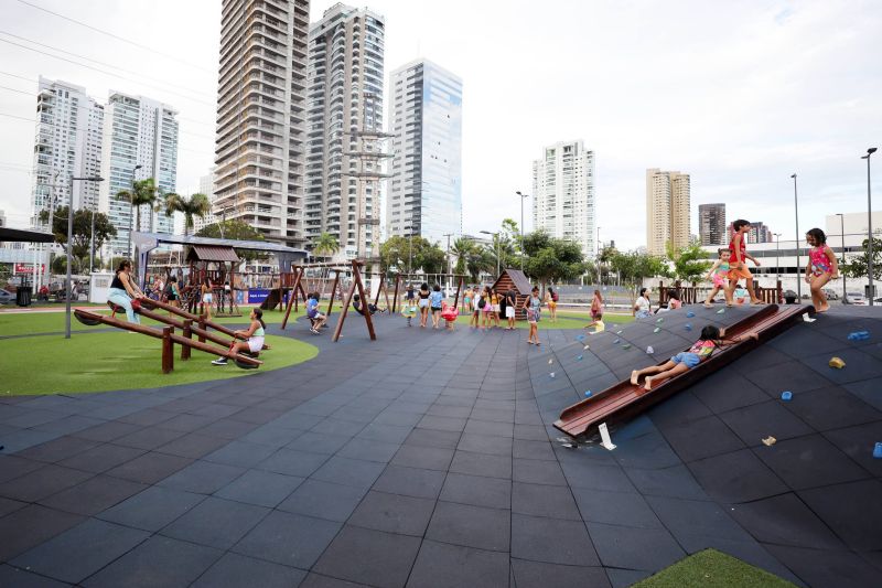 Porto do futuro, o parque localizado em frente ao terminal hidroviário de Belém, integra a área portuária da capital paraense. <div class='credito_fotos'>Foto: Bruno Cecim / Ag.Pará   |   <a href='/midias/2022/originais/14911_3fbf3b5b-a0d0-0d88-fe69-154b51b693d7.jpg' download><i class='fa-solid fa-download'></i> Download</a></div>