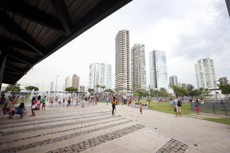 Porto do futuro, o parque localizado em frente ao terminal hidroviário de Belém, integra a área portuária da capital paraense. <div class='credito_fotos'>Foto: Bruno Cecim / Ag.Pará   |   <a href='/midias/2022/originais/14911_dee99f0e-4c92-225e-71ed-2328d779407b.jpg' download><i class='fa-solid fa-download'></i> Download</a></div>