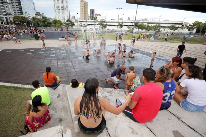 Porto do futuro, o parque localizado em frente ao terminal hidroviário de Belém, integra a área portuária da capital paraense. <div class='credito_fotos'>Foto: Bruno Cecim / Ag.Pará   |   <a href='/midias/2022/originais/14911_ee19fba3-1fdd-3a7b-ad7d-b13bab51d2aa.jpg' download><i class='fa-solid fa-download'></i> Download</a></div>