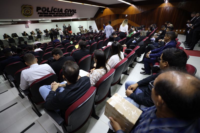 Polícia Civil dá posse a novos policiais civis do Estado do Pará <div class='credito_fotos'>Foto: Marcelo Seabra / Ag. Pará   |   <a href='/midias/2022/originais/14935_d662db81-12dc-1fc4-8f42-b559fed9b67c.jpg' download><i class='fa-solid fa-download'></i> Download</a></div>