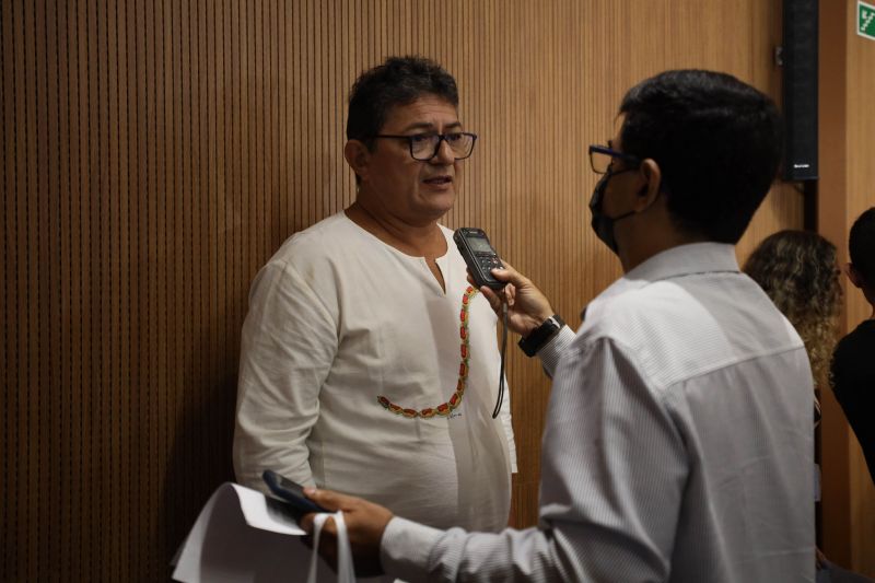 Coletiva da Feira Pan-Amazônica do Livro e das Multivozes 
Júnior Soares, Secretário Adjunto da SECULT <div class='credito_fotos'>Foto: David Alves / Ag.Pará   |   <a href='/midias/2022/originais/14979_08c32ca3-ddbd-8a28-b124-7d4c7617c683.jpg' download><i class='fa-solid fa-download'></i> Download</a></div>