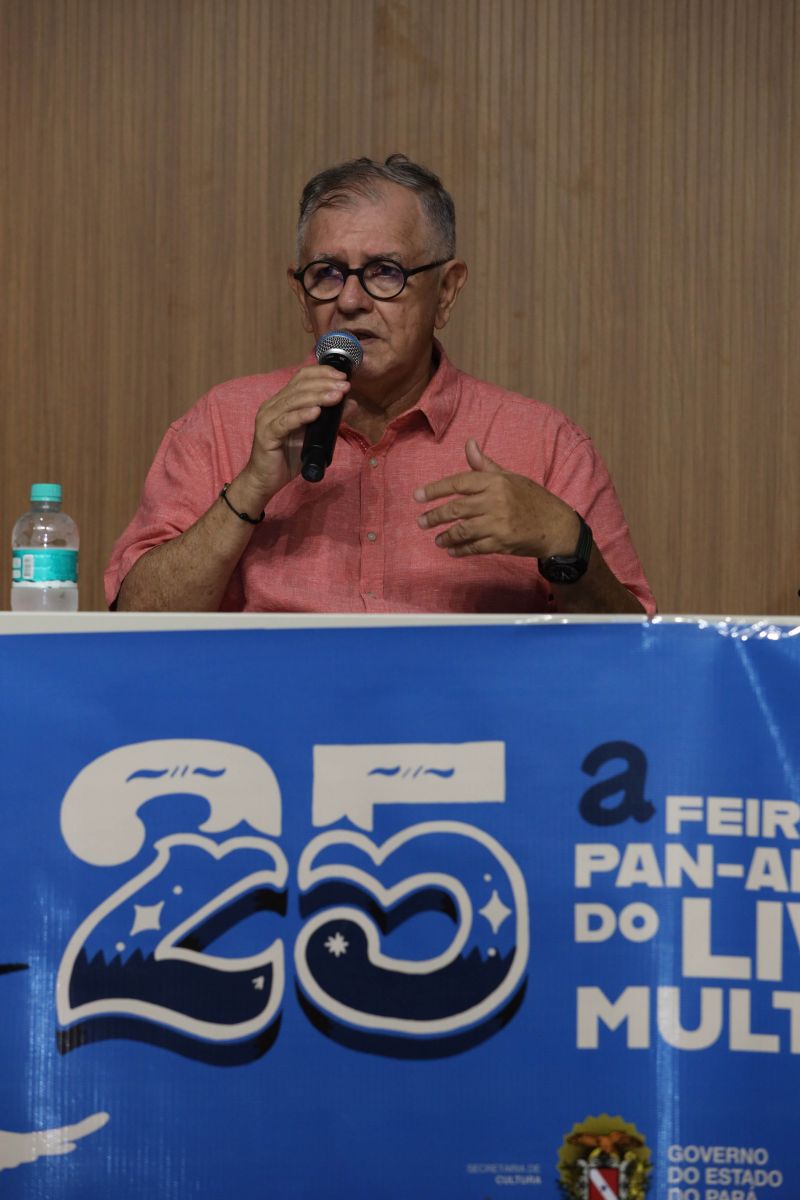 Coletiva da Feira Pan-Amazônica do Livro e das Multivozes 
Edyr Augusto, homenageado  <div class='credito_fotos'>Foto: David Alves / Ag.Pará   |   <a href='/midias/2022/originais/14979_a9f5db61-f5ba-44a4-08f4-808d3b810899.jpg' download><i class='fa-solid fa-download'></i> Download</a></div>