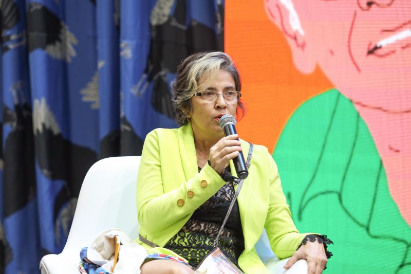 ESPAÇO MULTI VOZES - FEIRA DO LIVRO - BATE PAPO COM MILTON CUNHA E CLAUDIA PALHETA - FOTOS MARCELO SEABRA/AGPARA <div class='credito_fotos'>Foto: Marcelo Seabra / Ag. Pará   |   <a href='/midias/2022/originais/15060_02d9acc7-b1cf-31d5-7afd-ab9bceb699a4.jpg' download><i class='fa-solid fa-download'></i> Download</a></div>